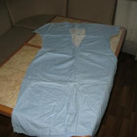 Платье новое ( не носили), х/б,  с отрезной талией ( хорошо смотрится с узеньким ремешком), на вставке вышивка, размер 46-48