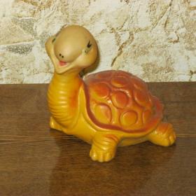 Резиновая игрушка советских времен - Черепаха ( высота - 13 см, длина - 19 см)