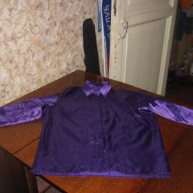Винтажная женская блузка-рубашка из натуральной атласной  ткани . Размер 44.