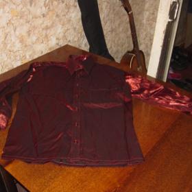 Винтажная женская блузка-рубашка из натуральной атласной переливающейся ткани . Размер 42-44.