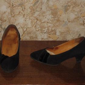 Винтажные туфли из натуральной замши, размер 35;  60-е годы