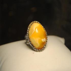 винтажное кольцо перстень СССР натуральный янтарь "желток"  