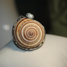 эффектное кольцо серебро 925 проба натуральная раковина натуральный жемчуг ручная работа  