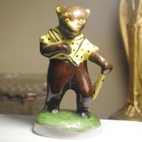 Фарфоровая статуэтка Медведь с посохом Мстинский РПК в с.Бронницы  
