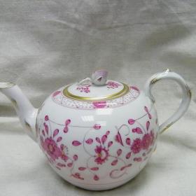 Фарфоровый чайник( Майсен, Мейсен)модель" Rose". Декор " Индийский пурпур".