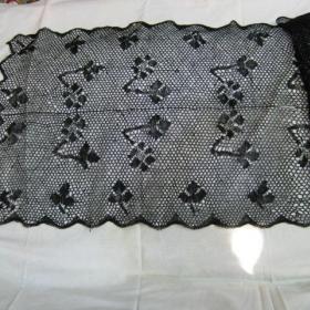 Чёрный шёлковый шарф,балахнинское кружево,требует небольшой  реставрации.