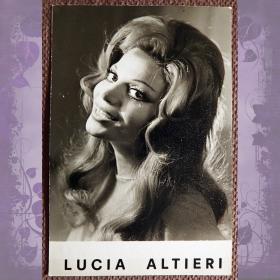 Люсия Альтиери. Итальянская певица. Рекламная открытка студии звукозаписи
