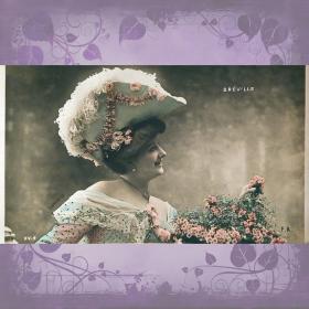 Антикварная открытка "Дама в шляпе"