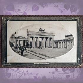 Антикварная открытка "Берлин. Бранденбургские ворота". Германия. Тиснение