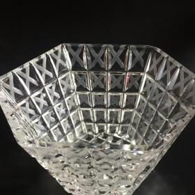 массивная ваза-конфетница из Чешского каталога хрусталя.алмазная нарезка