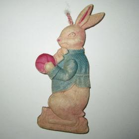 Ёлочная игрушка СССР. Заяц с мячом. Картон