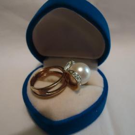 Кольцо с натуральным жемчугом , серебро , позолота , два клейма