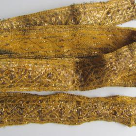 Галун позумент тесьма металлизированная с битью золотная винтаж старинная бу спорок 