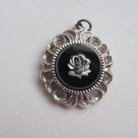 Кулон подвеска металл бижутерия винтаж черное стекло цветок роза Германия    