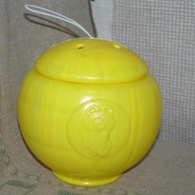 Полиэтиленовая банка от детского подарка в виде мяча с олимпийским мишкой .Олимпиада-80