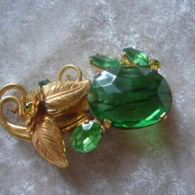  Редкая коллекционная брошь с зелеными кристаллами, Чехословакия.  