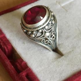 Кольцо СССР  серебро 875 с рубином, размер 19-19,5.