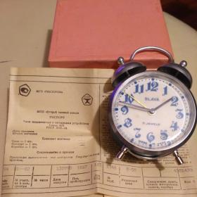 Часы Будильник Слава 11 камней СССР