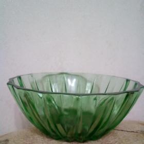 Салатник зелёное стекло