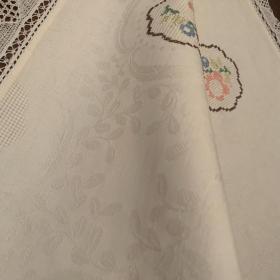 Старинная чайная скатерка сливочного цвета, вышивка, кружево