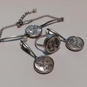 Гарнитур - серьги, кольцо и браслет, Россия. Серебро 925 пр., вставки нат. перламутр, жемчуг