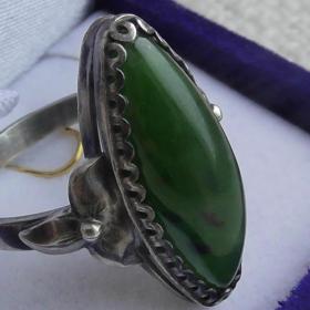 Серебряное кольцо с нефритом 875 пр СССР