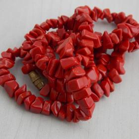 Красные бусы, натуральный камень цвета "коралл"