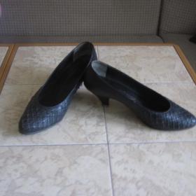  Женские винтажные туфли из натуральной кожи. Размер 38 - 38,5