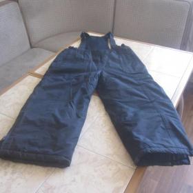 Зимние штаны-комбенизон на рост 116 см. Все молнии в рабочем состоянии.