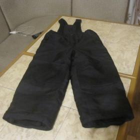 Зимние штаны-комбинезон , размер 28/94-104. Состояние хорошее. Все молнии в рабочем состоянии.
