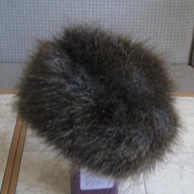  Женская шапка - имитация под мех енота. Очень легкая и удобна на голове. теплая, но можно носить и в холодную осень. Размер 57-58