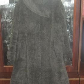 Зимнее пальто советских времен, б/у, размер 46-48. Состояние вполне приличное.