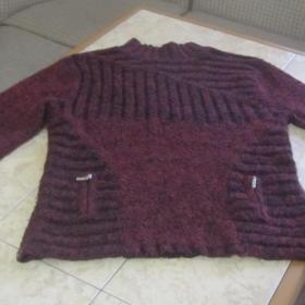 Теплый свитер, размер 44-46. Состояние хорошее. 