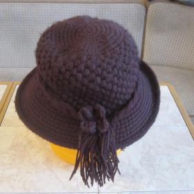 Винтажная вязаная шляпа ручной работы ( шерсть). Размер:  58 см.