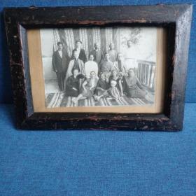 Фотография в старинной фото- рамке. Дерево и стекло. Фото 1920 г. Фоторамка Более ранняя - до 1917 г.
