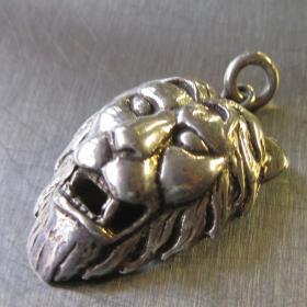 Винтажный серебряный кулон лев