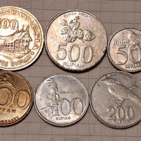 На монете изображено жилище племени Минангкабау, ЧЕРНЫЙ КАКАДУ, ЖАСМИН . 6 РЕДКИХ МОНЕТ ИНДОНЕЗИИ,  Набор 