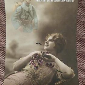 Антикварная открытка "Влюбленная в солдата"