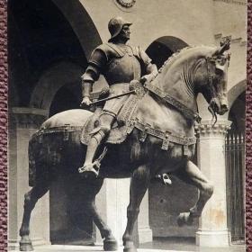 Антикварная открытка "Конная бронзовая статуя Бартоломео Коллеони"