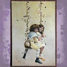 Антикварная открытка "Дети на качелях"