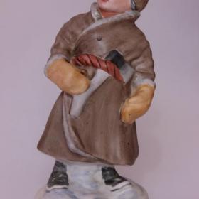 Фарфоровая статуэтка Мужичок с ноготок Песочное