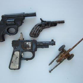 Пистолет и пушка Металлические игрушки СССР