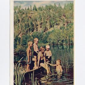 Открытка СССР Мореплаватели Бородулин 1958 чистая соцреализм детство дети купание лодка пруд речка
