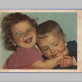 Открытка СССР. Друзья. Фото Е. Микулиной, 1958 год, чистая (дети, радость)