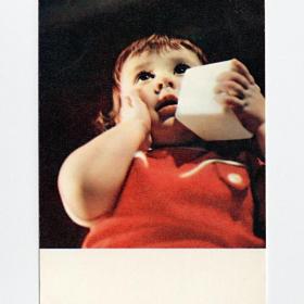 Открытка СССР. Вот задача! Мишин, 1970, чистая, дети, детство, девочка, головоломка, куб, обучение