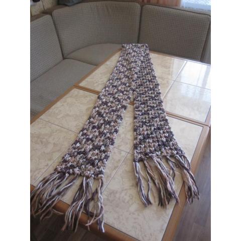  Длинный вязаный шарф с кистями (ручной работы)